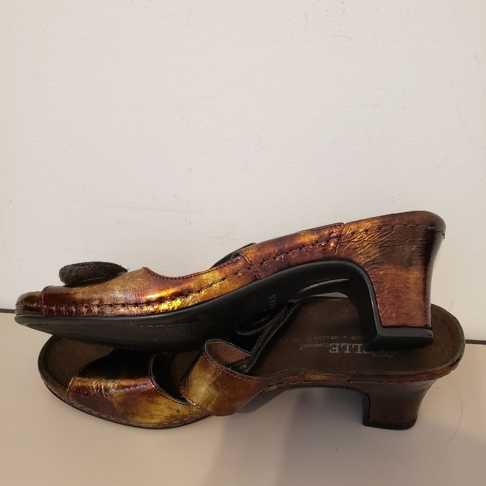 NEW ELLE SHOES MULTI COLOR GOLDS AND BROWNS SIZE 9 VELCRO COMFORT  25.00 OFFER - Picture 10 of 10